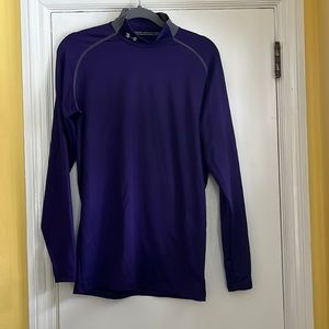 Under Armour fitted coldgear mock neck shirt in medium